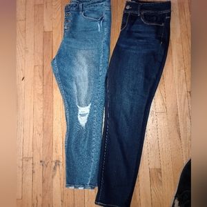 NoBboundaries high-waisted size 17 light and dark blue jean lot